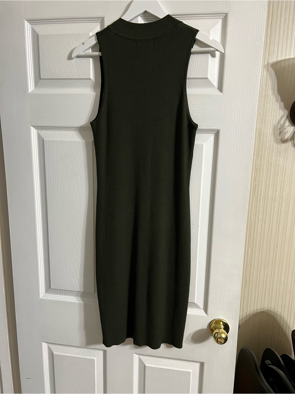 EUC- House of Harow 1900 Sleeveless Ribbed Knit Dress - Olive Green
